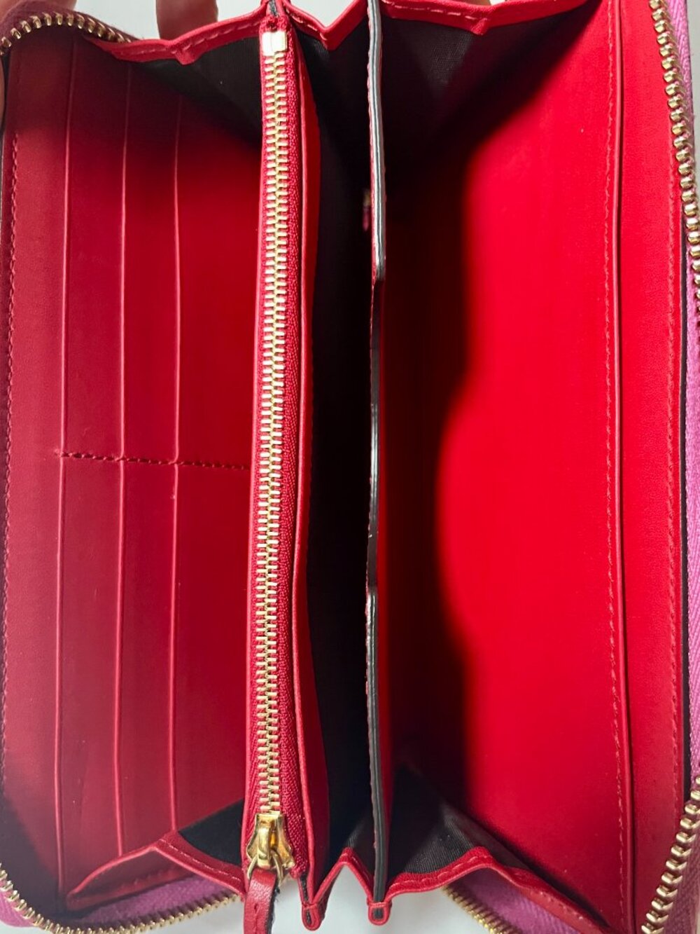 Gucci Pink Leather Zip Around Wallet Wristlet + Box - Picture 11 of 12